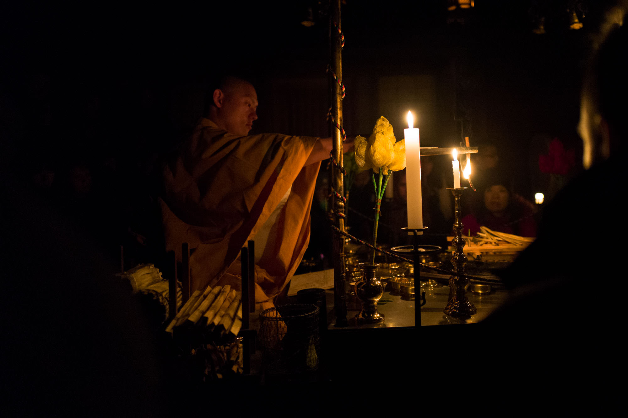 Koyasan monk, goma taki ceremony, 5000 ISO