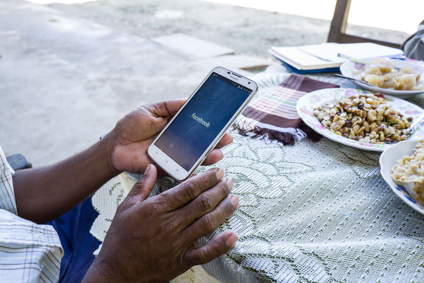 Header image for Myanmar’s Farmers and their Smartphones