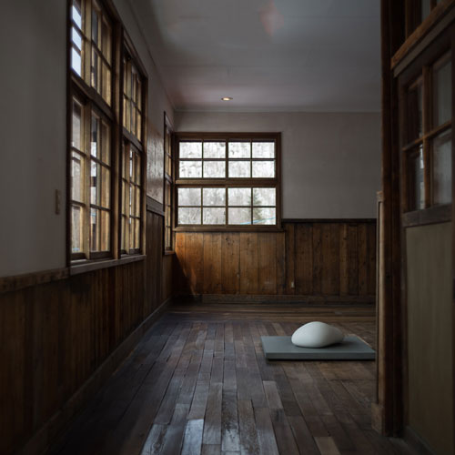 Walking Around Kan Yasuda's Sculptures